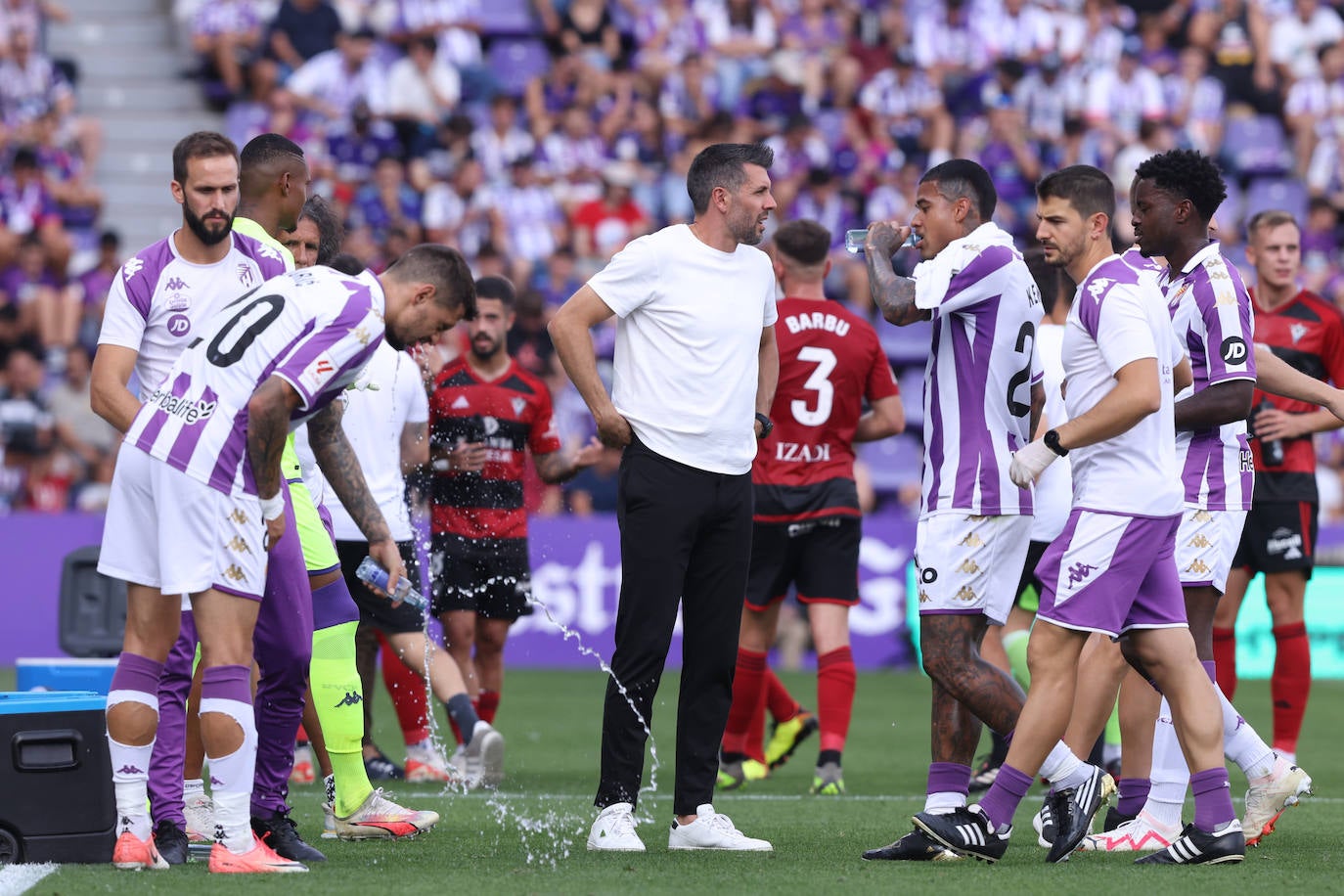 Las imágenes del partido entre el Real Valladolid y el Mirandés en Zorrilla (1/2)