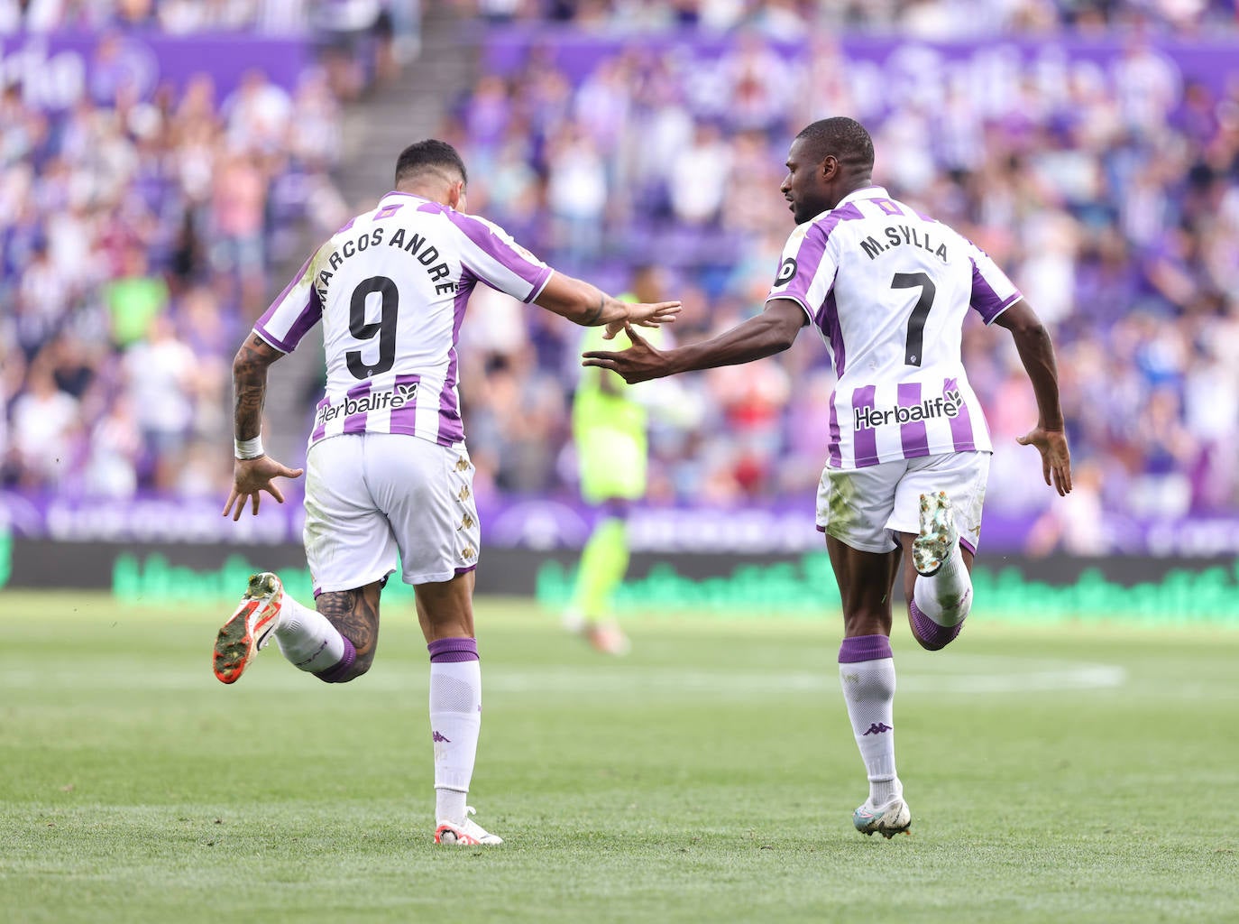 Las imágenes del partido entre el Real Valladolid y el Mirandés en Zorrilla (1/2)