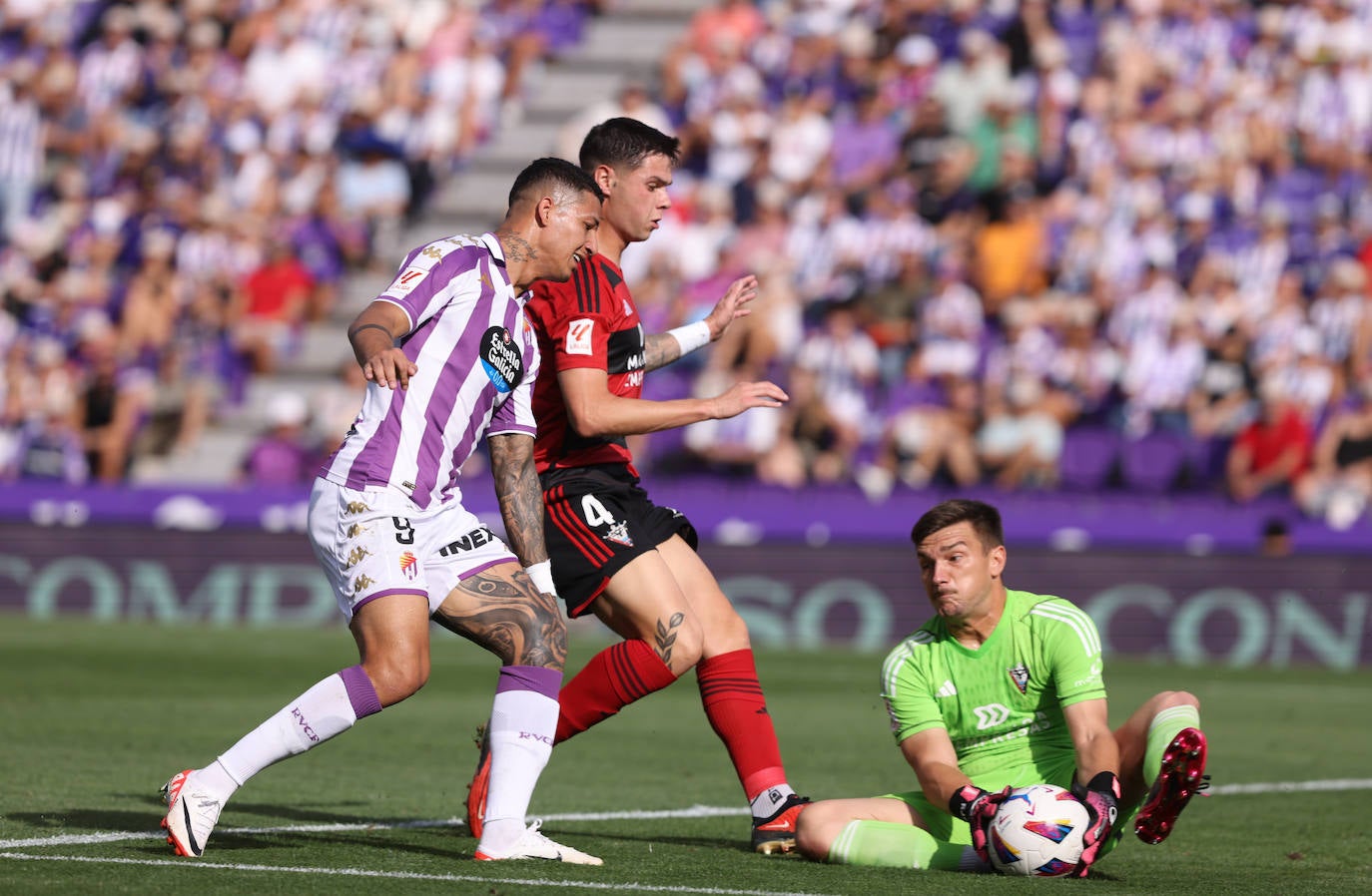 Las imágenes del partido entre el Real Valladolid y el Mirandés en Zorrilla (2/2)