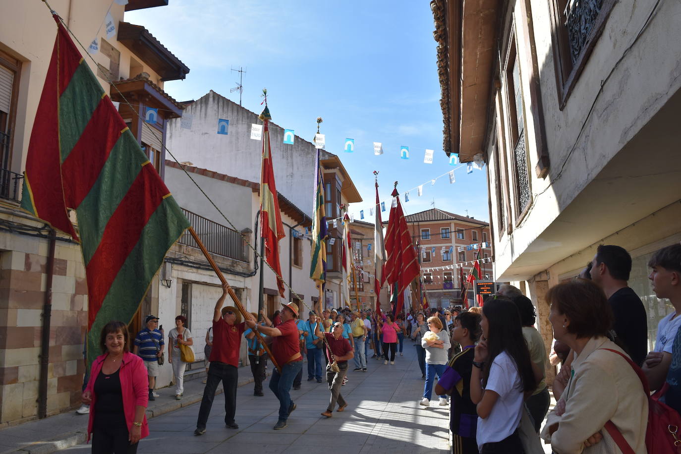 Cervera se tiñe de tradiciones en el Día de la Provincia