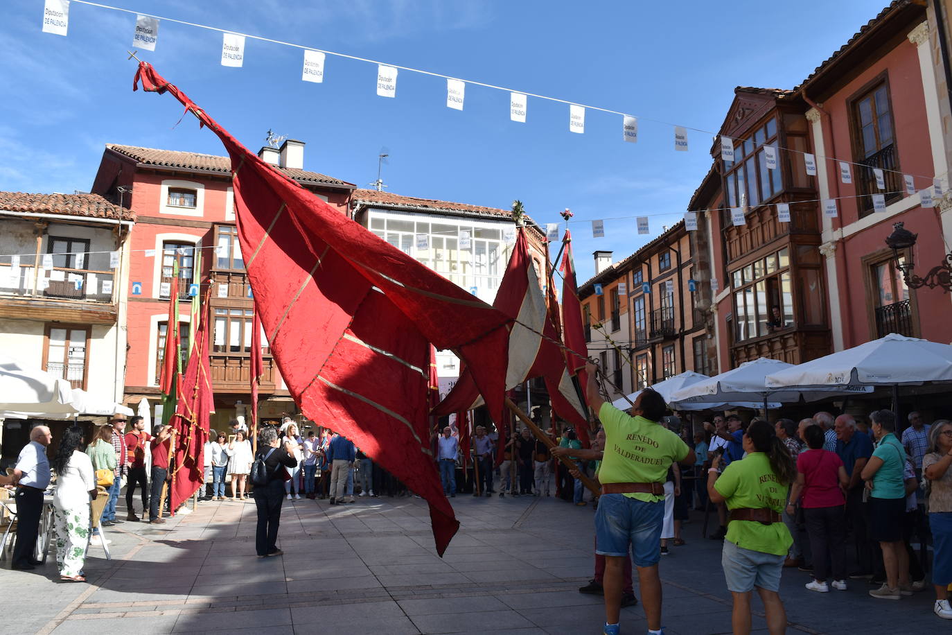 Cervera se tiñe de tradiciones en el Día de la Provincia