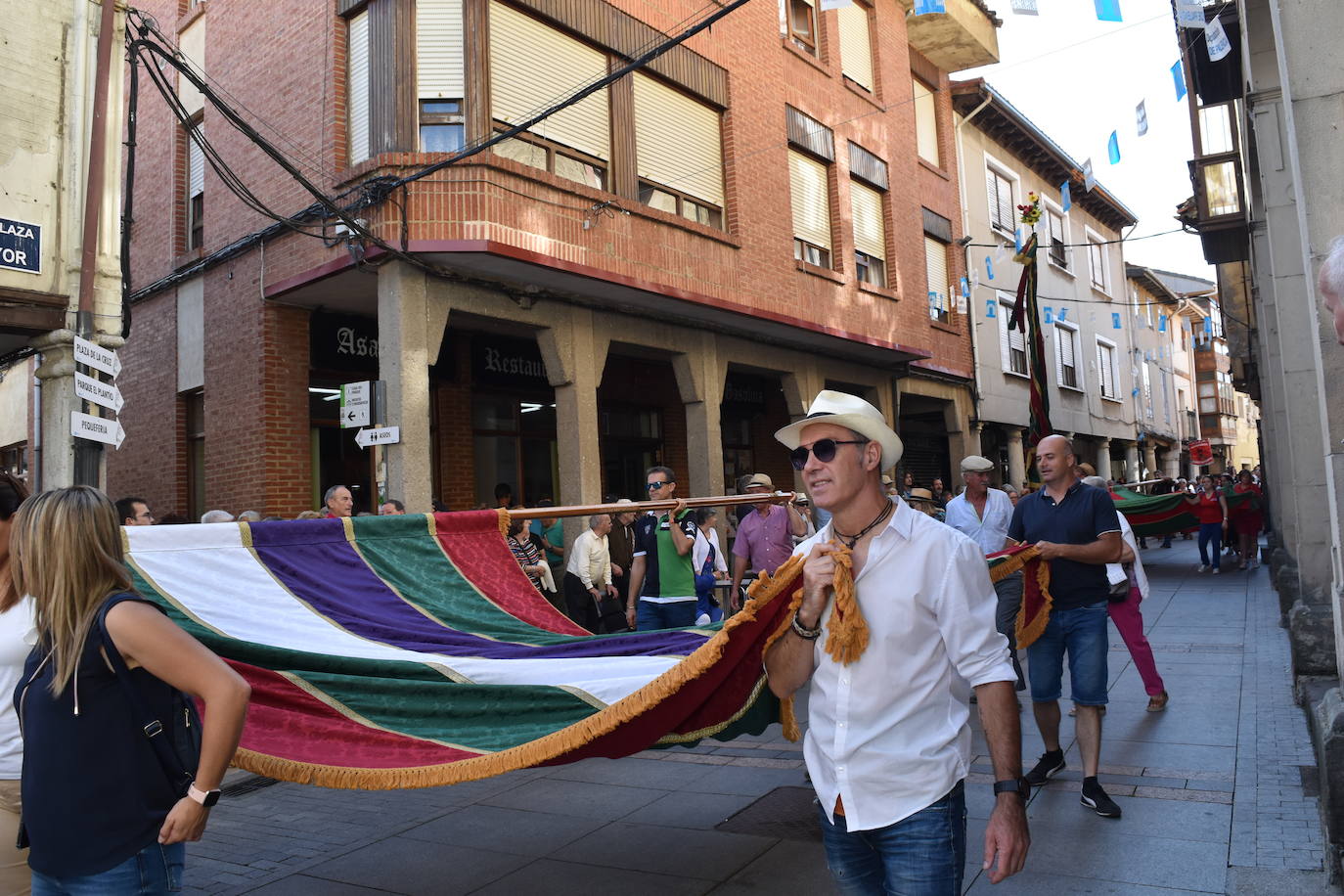 Cervera se tiñe de tradiciones en el Día de la Provincia