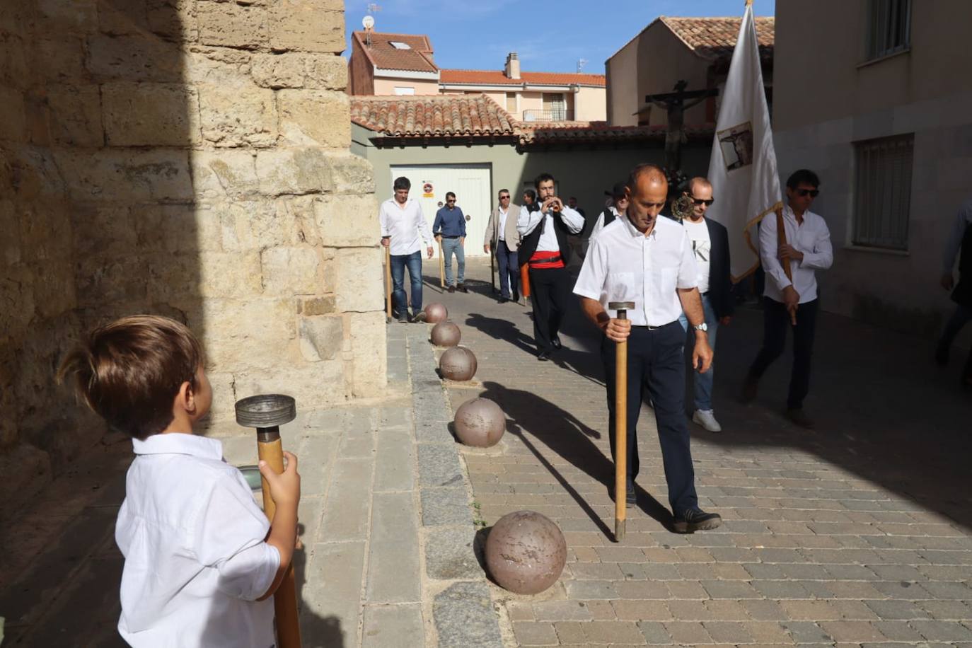 El Cristo de las Puertas recorre las calles de Medina de Rioseco