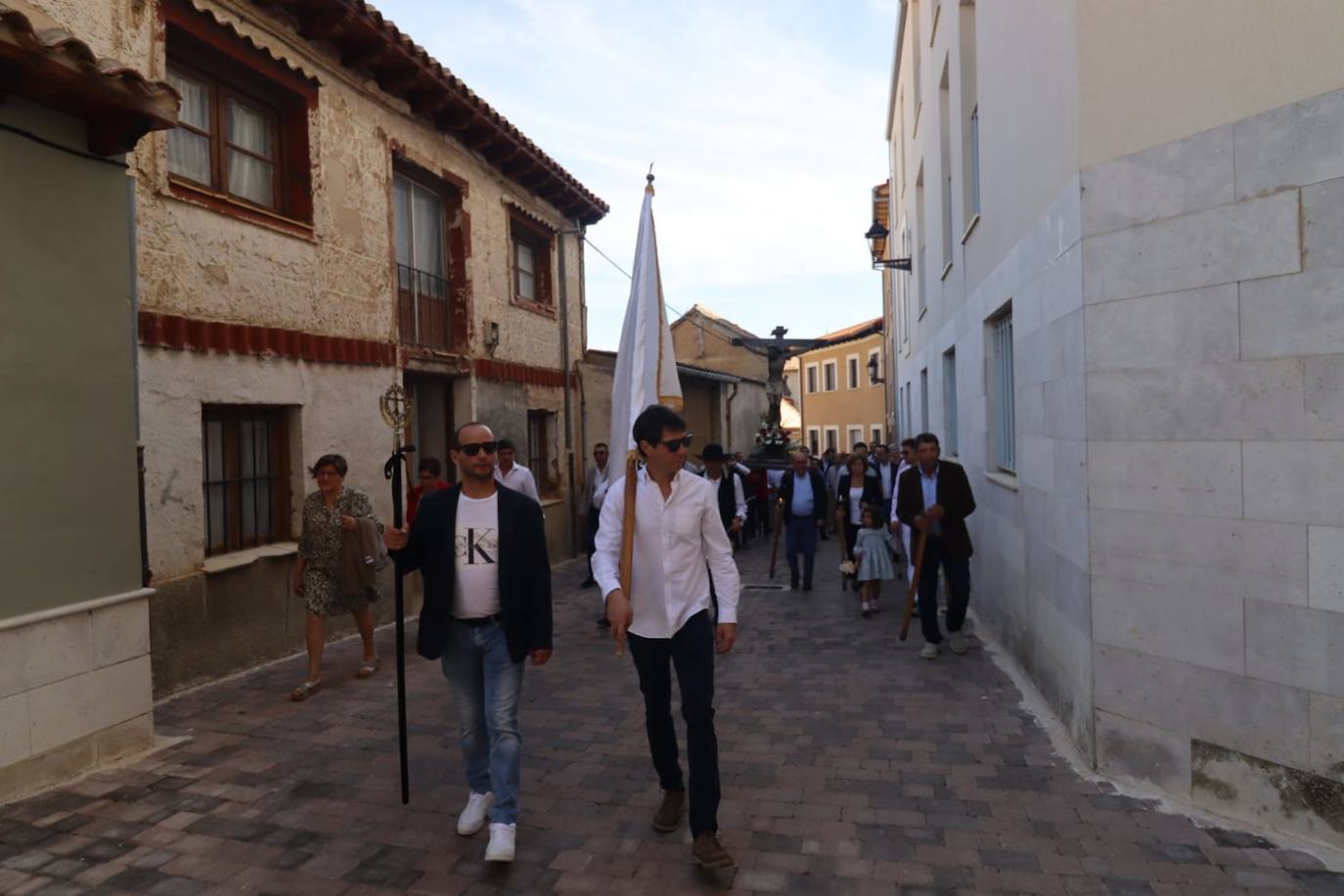 El Cristo de las Puertas recorre las calles de Medina de Rioseco