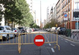 La céntrica calle Gamazo de Valladolid, cortada al tráfico este domingo.