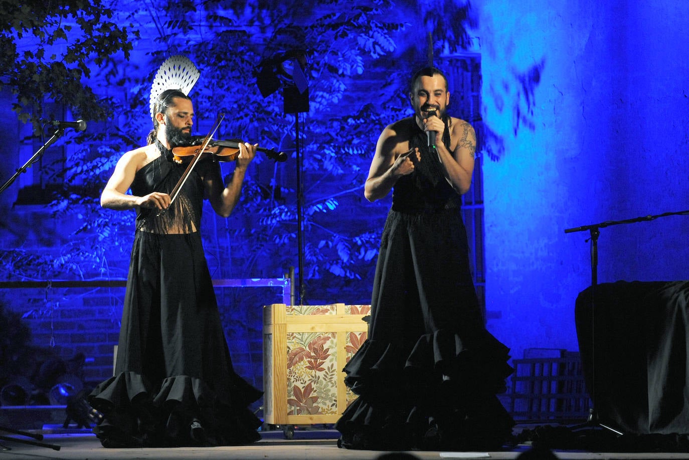 Así fue la actuación de El Trío Caracol en el Patio Corsario de Girón