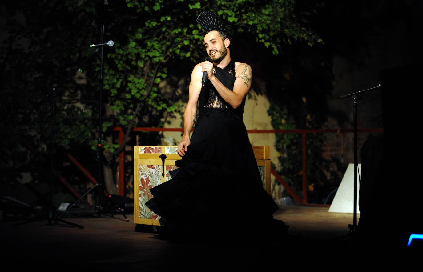 Así fue la actuación de El Trío Caracol en el Patio Corsario de Girón