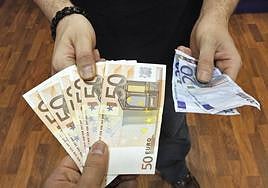 Le juzgan por amenazar a un hombre con contar a su familia unos servicios sexuales