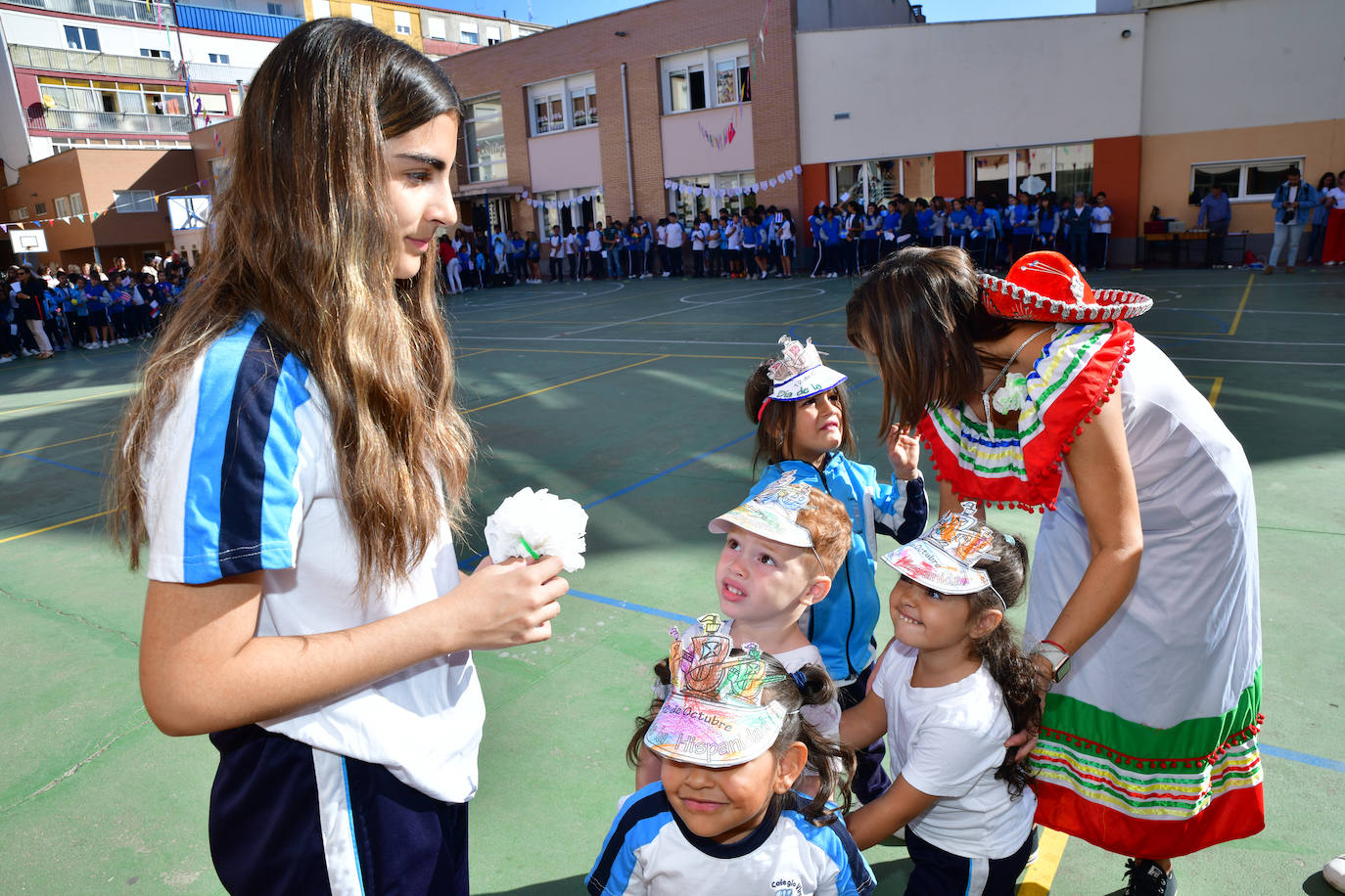 Las imágenes de la celebración de la Hispanidad en el colegio Virgen Niña