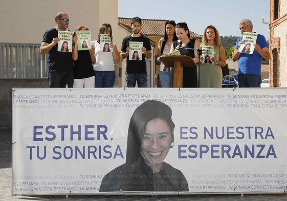 Cristina Nieto, prima de Esther López, fue la encargada de intervenir en la concentración de este jueves.