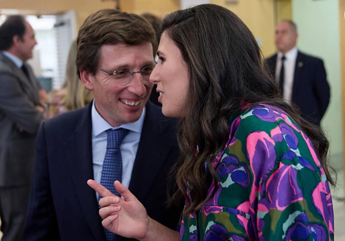 El alcalde de Madrid, José Luis Martínez-Almeida con su nova Teresa Urquijo, en una imagen de archivo.