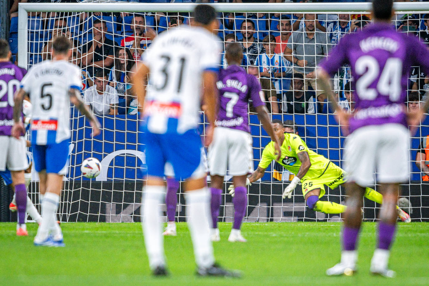 La derrota del Real Valladolid ante el Espanyol, en imágenes