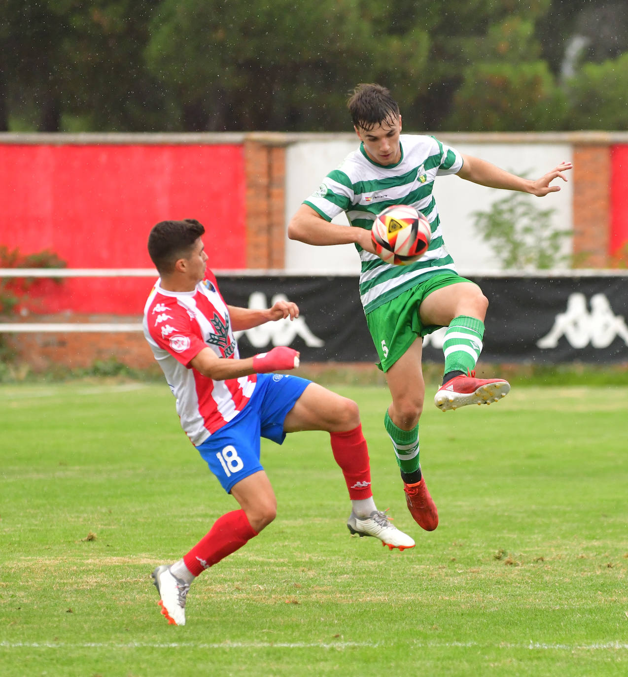 Imágenes del partido del Atlético Tordesillas contra La Virgen del Camino