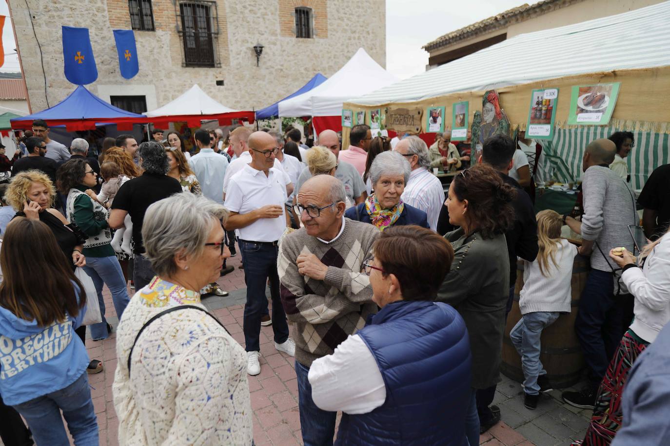 El mercado medieval de Quintanilla de Onésimo, en imágenes