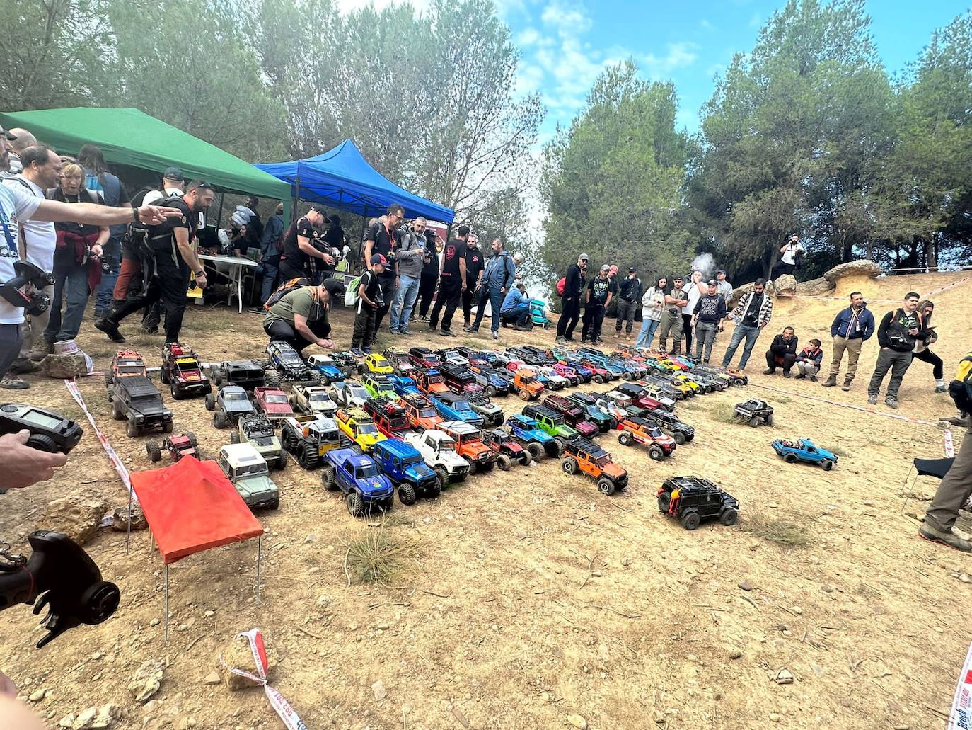 La quedada de aficionados a los coches de radiocontrol de Cigales, en imágenes (2/2)