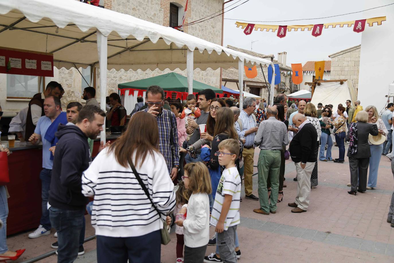 El mercado medieval de Quintanilla de Onésimo, en imágenes