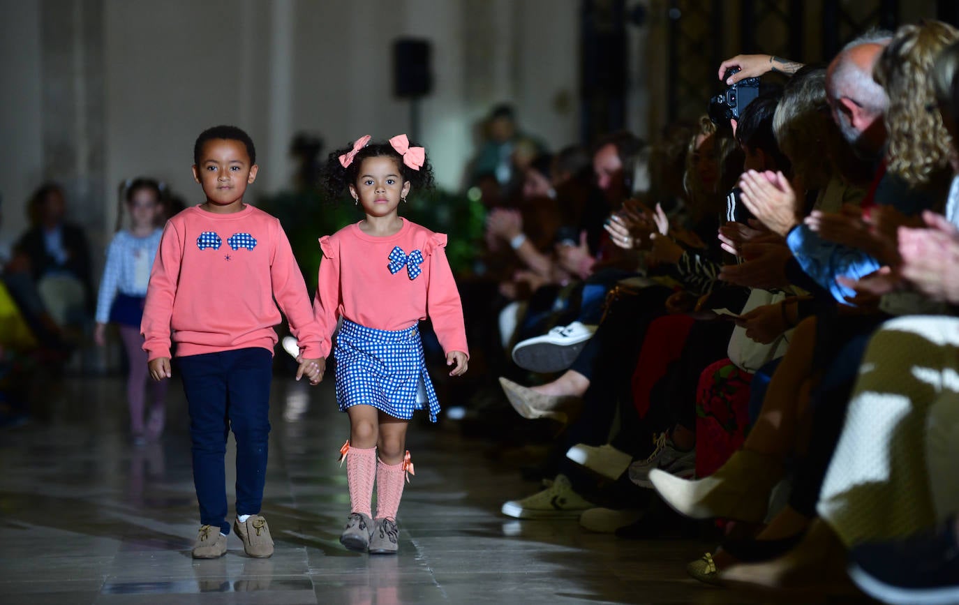 El desfile MoVa celebrado en el Patio Herreriano, en imágenes