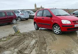 Antiguo aparcamiento en el descampado del Hospital.