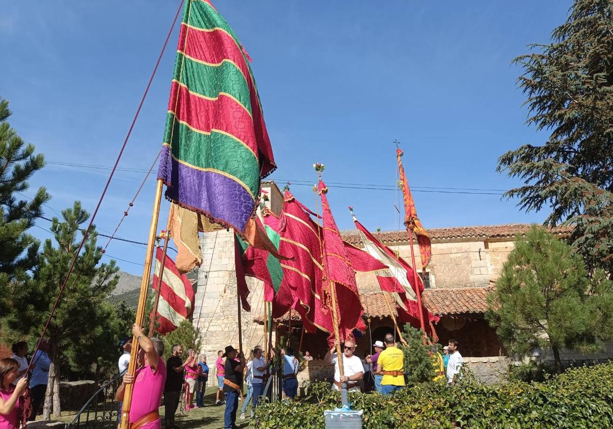 Desfile de pendones.