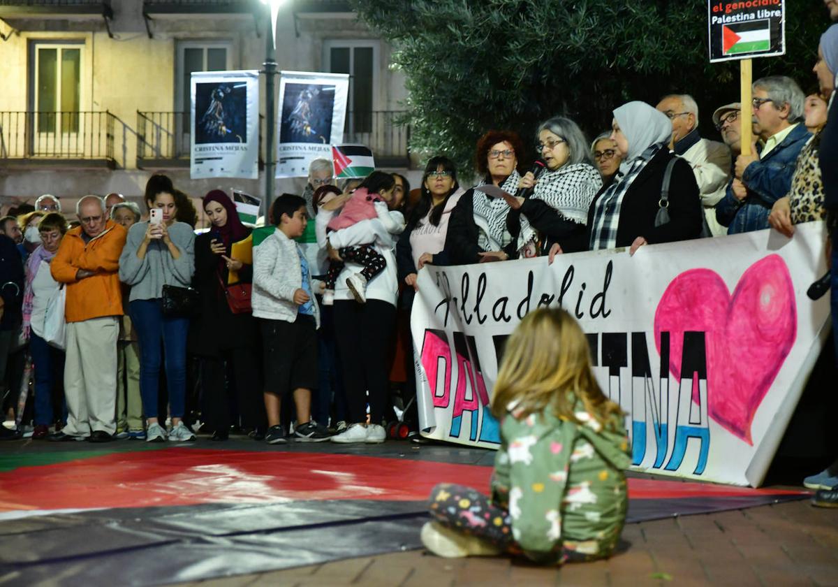 Concentración y lectura de manifiestos en apoyo a Palestina.