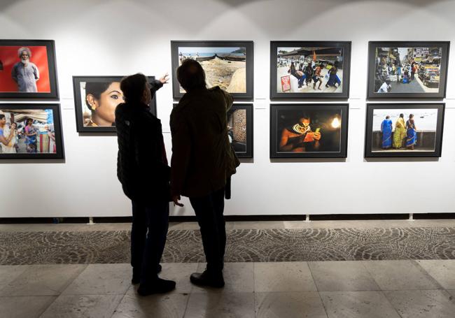 La exposición en la sala de San Benito que acoge la oficina de turismo.