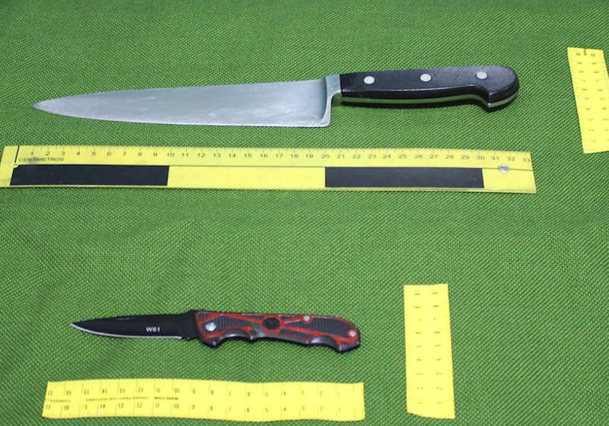 Armas pertenecientes al joven que han sido aprehendidas.