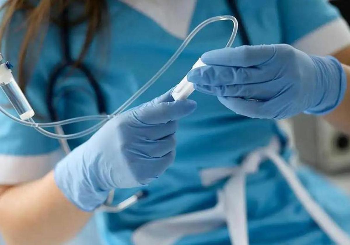 Una enfermera de León podrá seguir en activo pese a haber cumplido 70 años