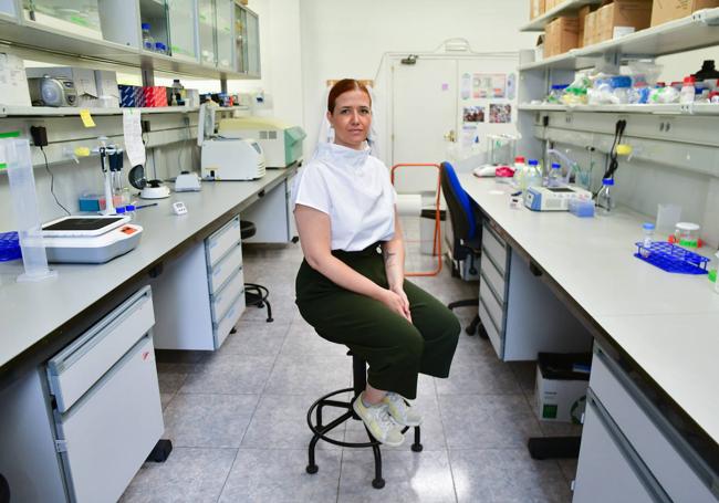 La doctora Laura Senovilla, en el laboratorio.