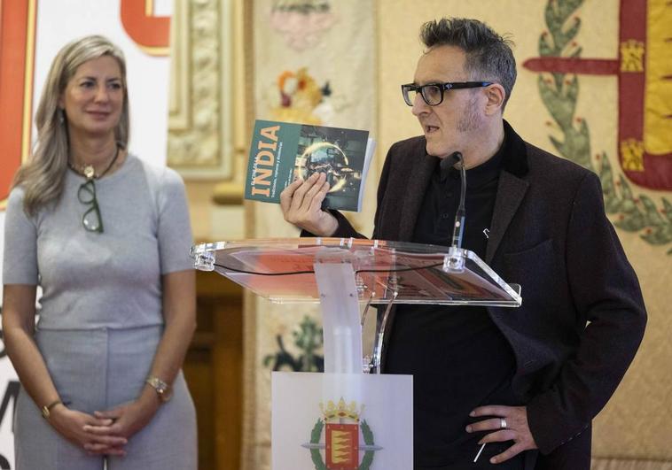 José Luis Cienfuegos, durante la presentación de la Seminci, junto a la concejala de Educación y Cultura, Irene Carvajal (Vox).