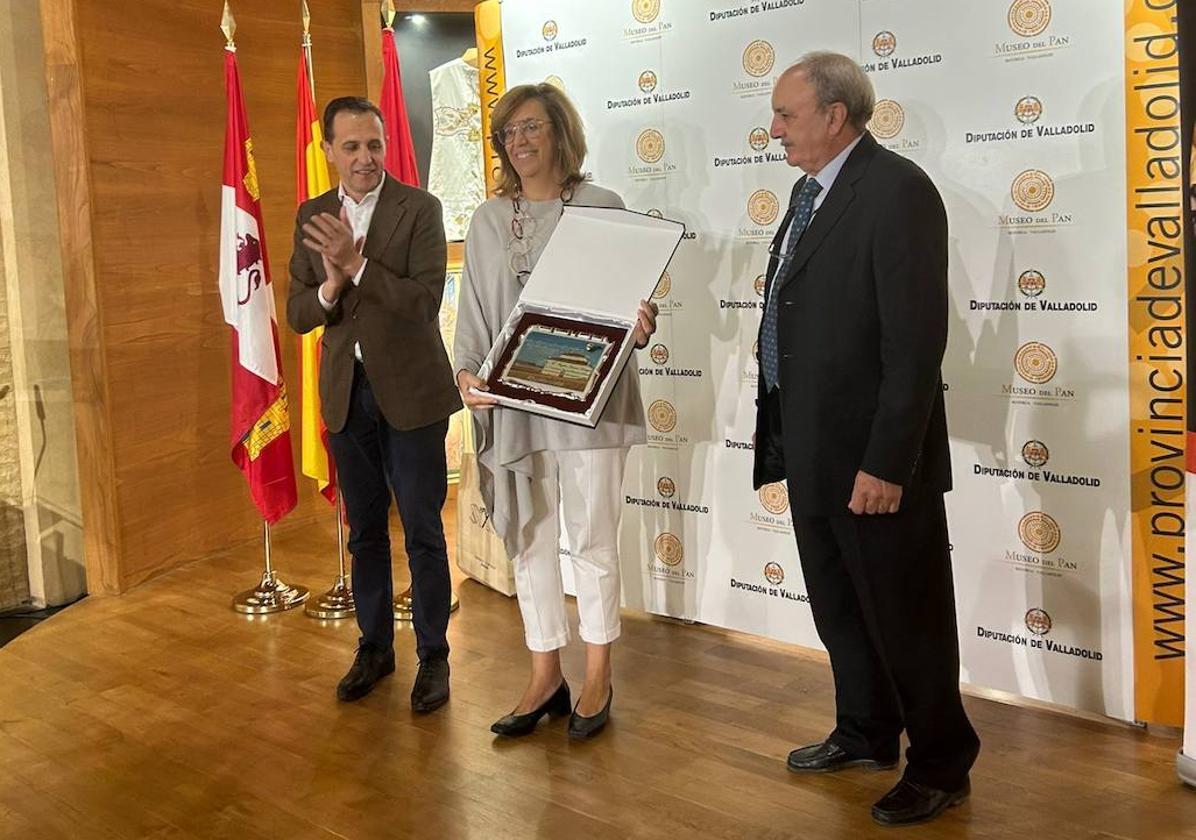 La presidenta de la Diputación de Palencia, Ángeles Armisén, recibió la Lenteja de Oro.