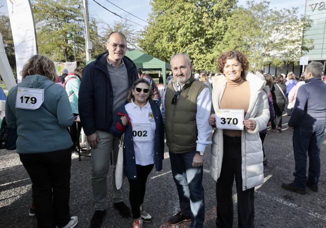 Los concejales Alejandro García Peñitero, Alberto Cuadrado Toquero y Mayte Martínez con la presidante de Camino, Josefina Pablo, en el centro.