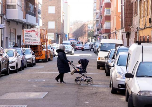 Aparcamientos en línea en la calle Hermanitas de la Cruz.