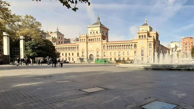 Imagen antes - La Plaza de Zorrilla, en la actualidad, y el paseo de carruajes y la Acera de Recoletos en 1950.