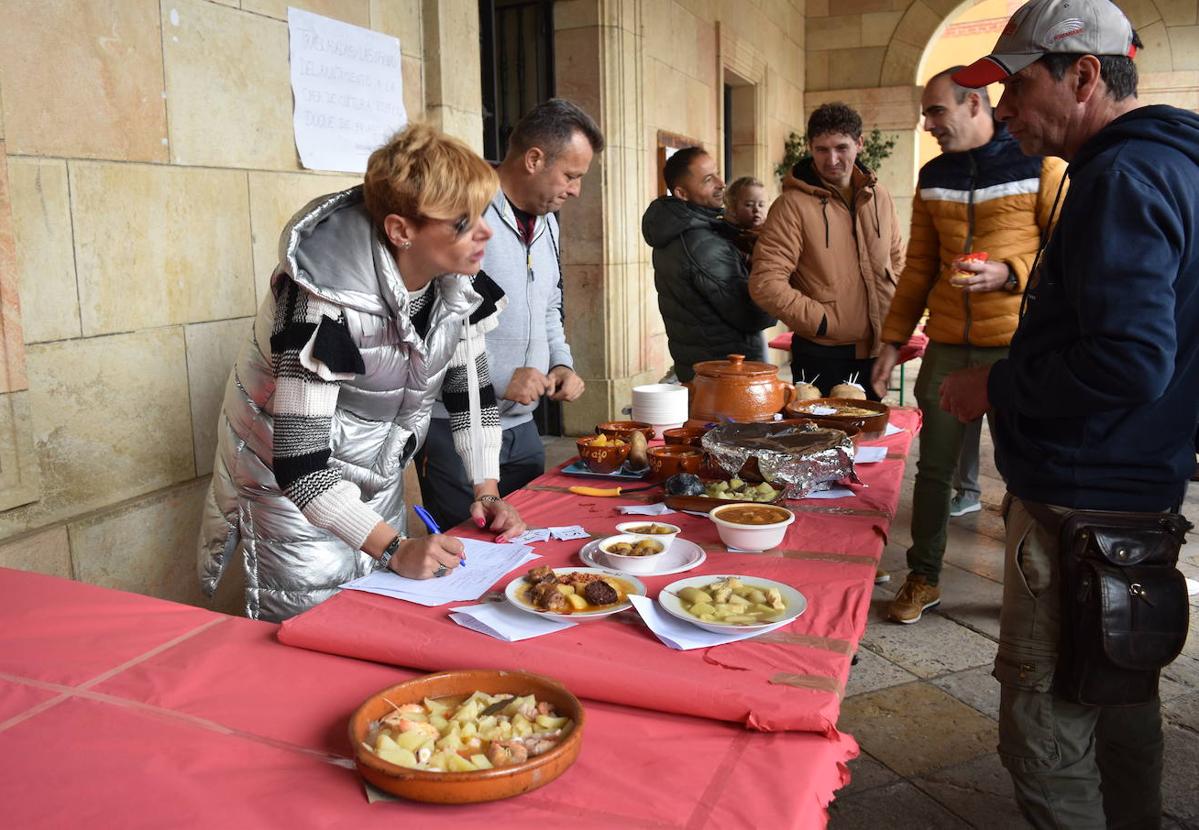 Guisos de patatas en la feria de Herrera.