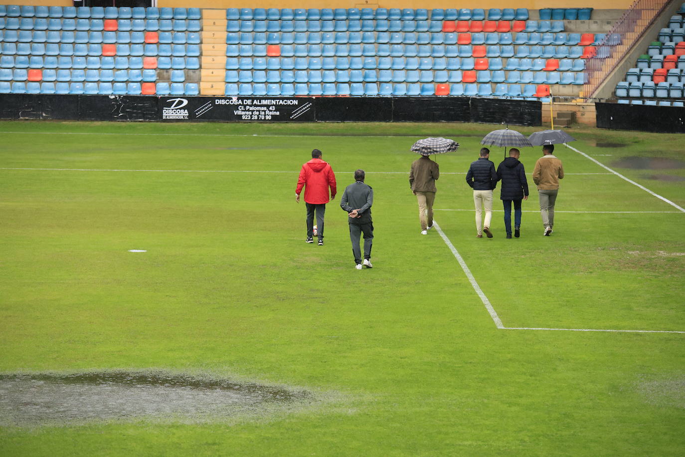 La lluvia obliga a suspender el partido del Salamanca UDS contra el Palencia Cristo