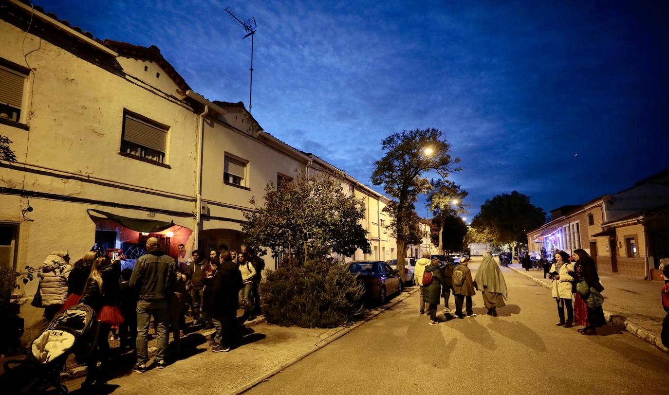 Las imágenes de la noche de Halloween en el barrio Girón