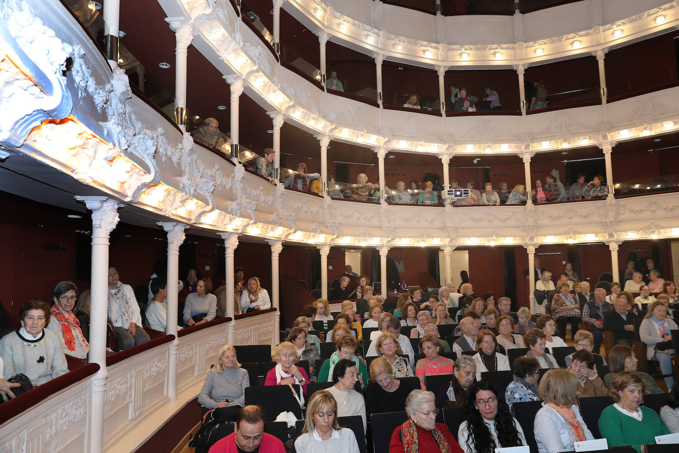 El nuevo curso de los Ceas arranca con 2.400 participantes