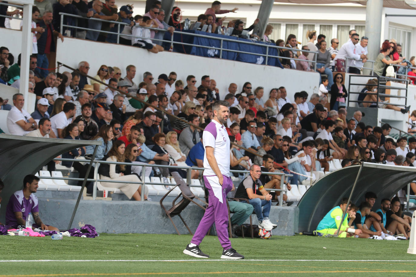 El partido entre el Real Valladolid y la Peña Deportiva, en imágenes