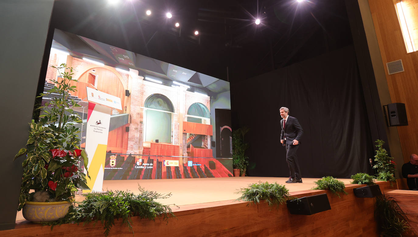 Inauguración del centro de artes escénicas de Paredes de Nava