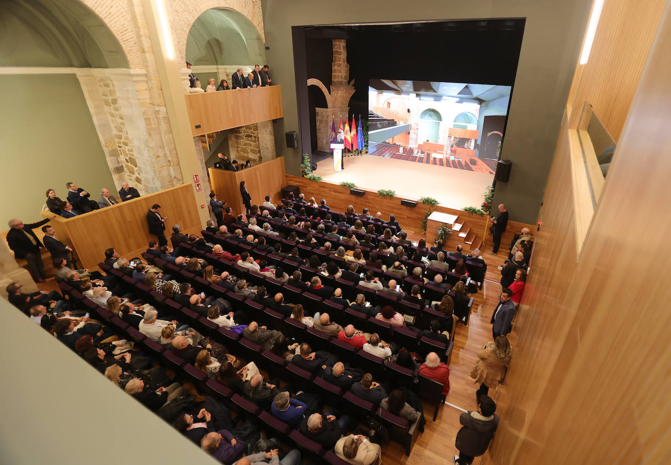 Inauguración del centro de artes escénicas de Paredes de Nava