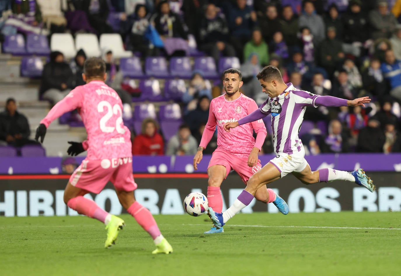 El partido entre el Real Valladolid y el Tenerife, en imágenes