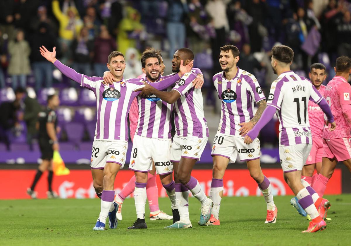 El partido entre el Real Valladolid y el Tenerife, en imágenes