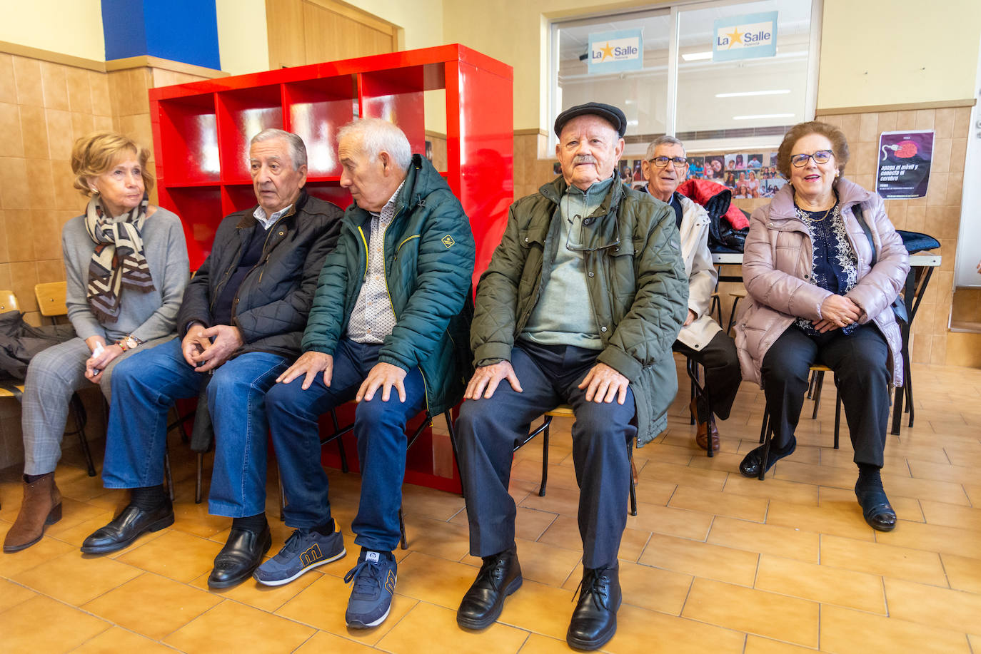 Los alumnos de La Salle culminan un proyecto sobre historia con sus abuelos