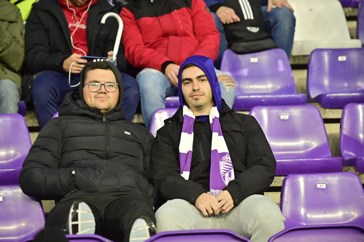 Búscate en la grada del estadio José Zorrilla (1/4)