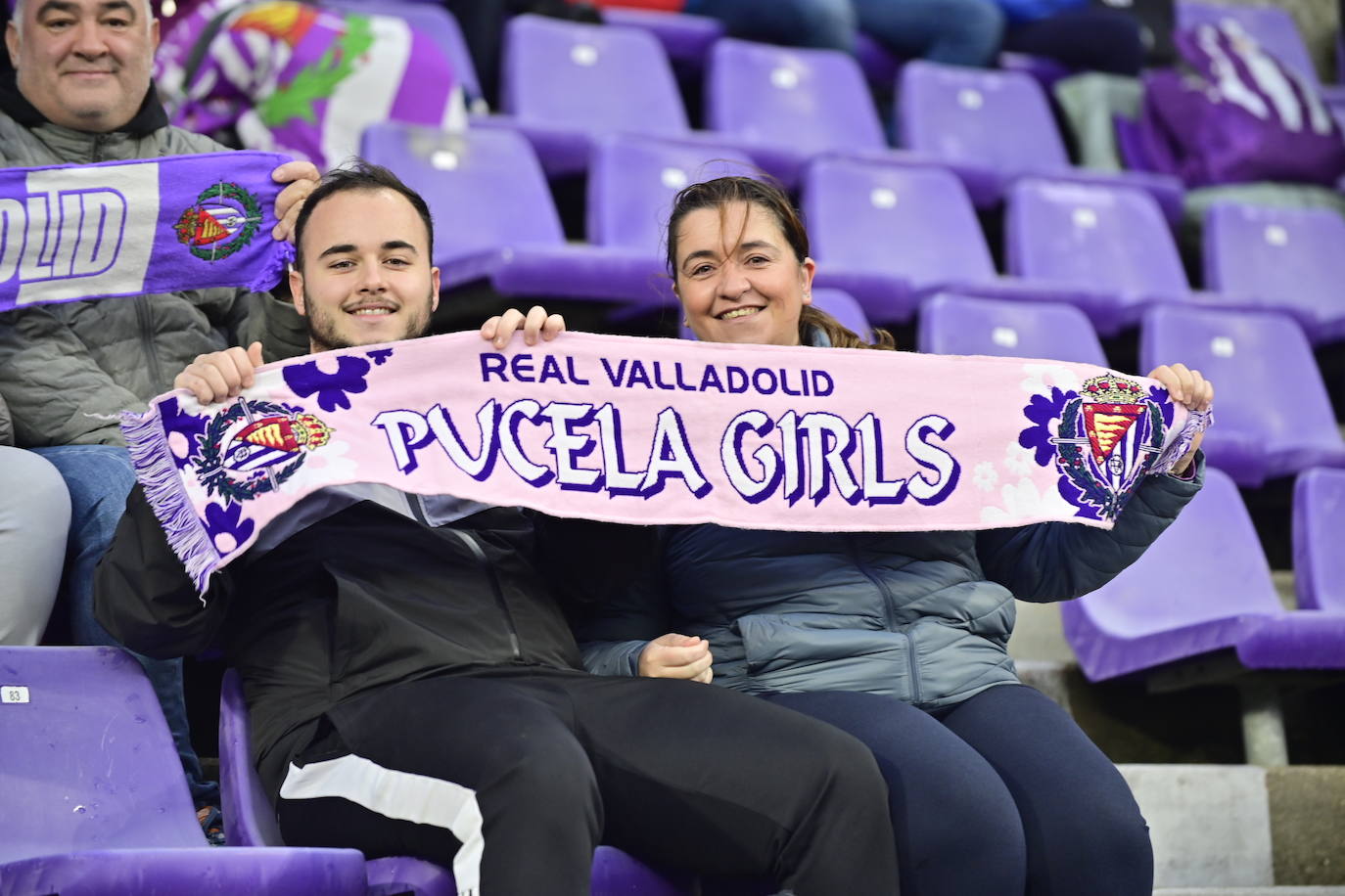 Búscate en la grada del estadio José Zorrilla (1/4)