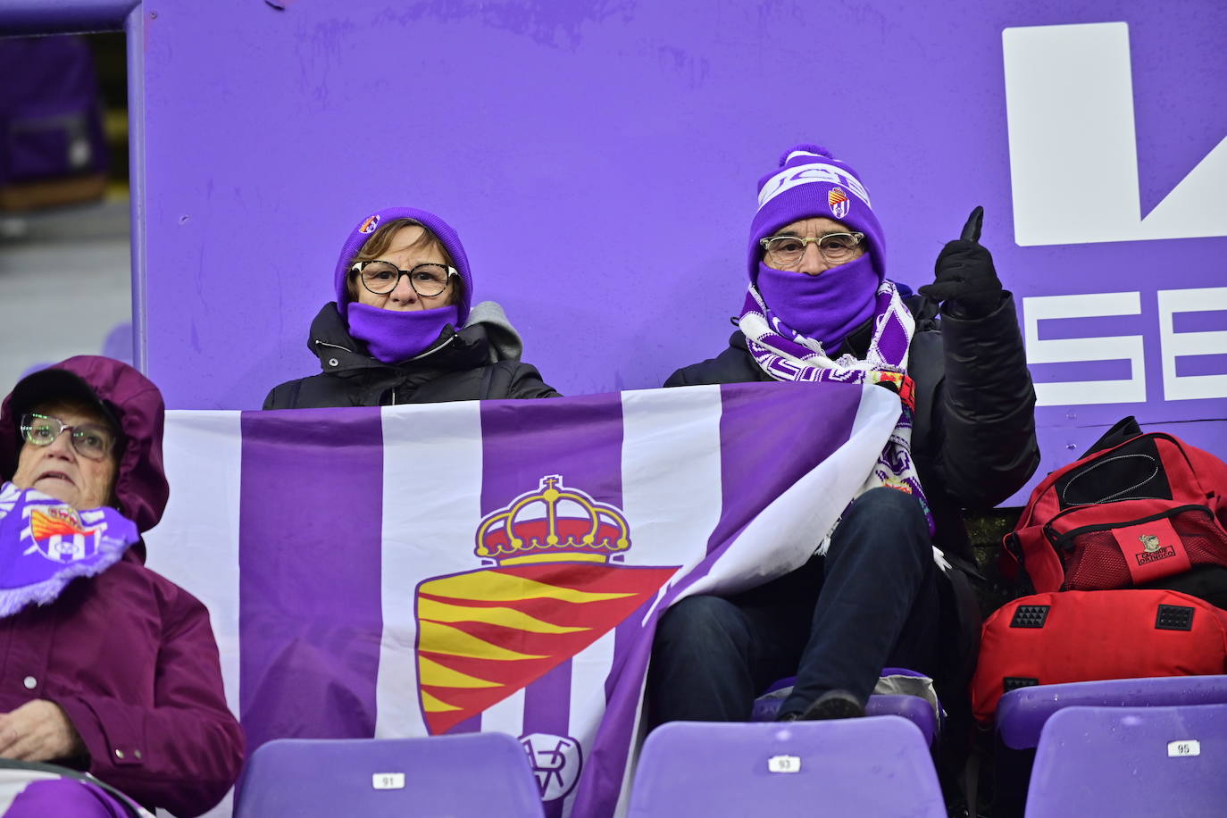 Búscate en la grada del estadio José Zorrilla (2/4)