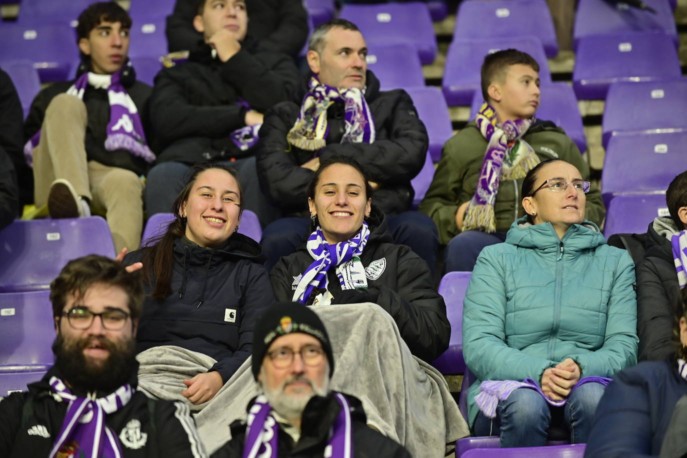 Búscate en la grada del estadio José Zorrilla (3/4)