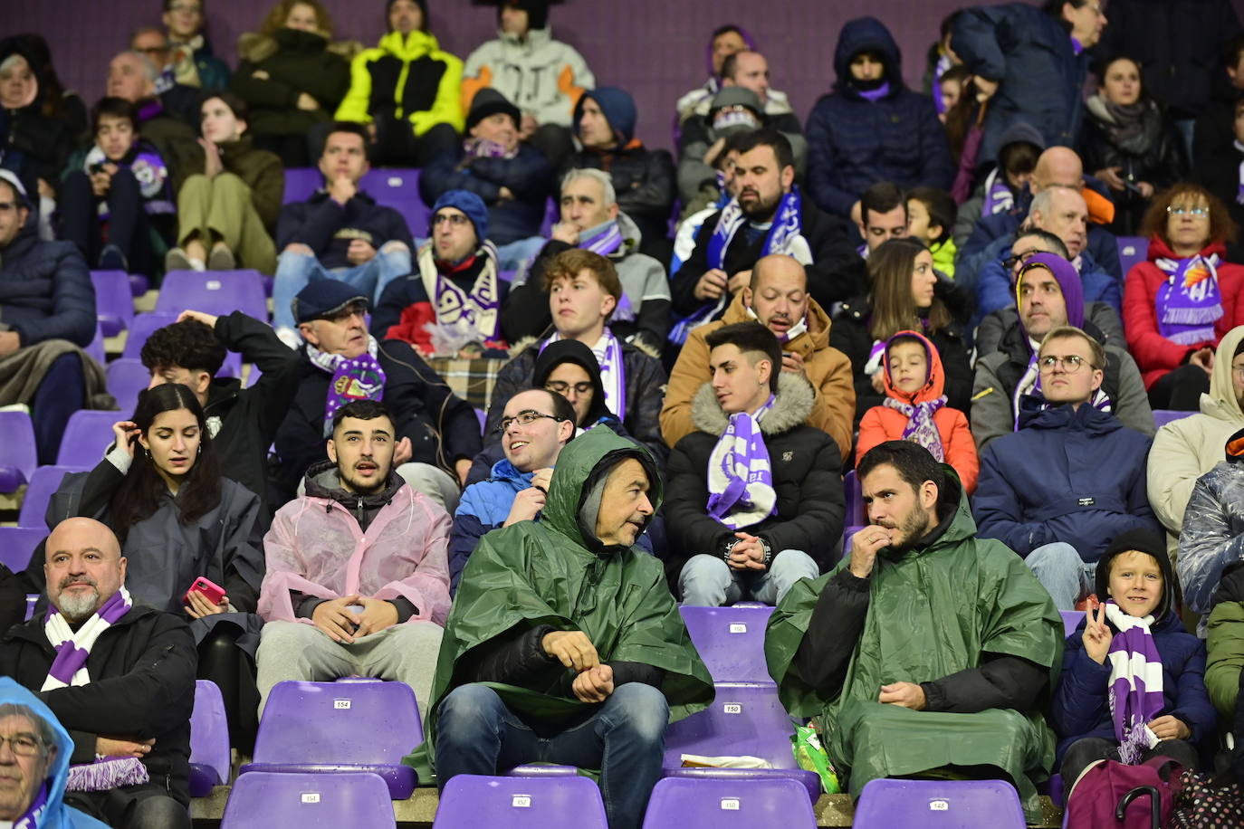 Búscate en la grada del estadio José Zorrilla (3/4)