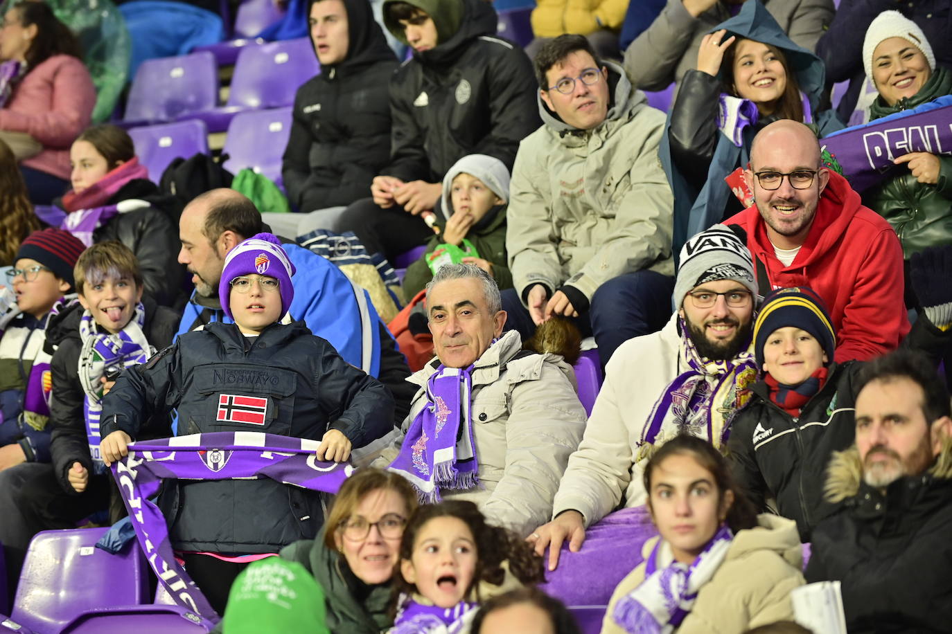 Búscate en la grada del estadio José Zorrilla (4/4)