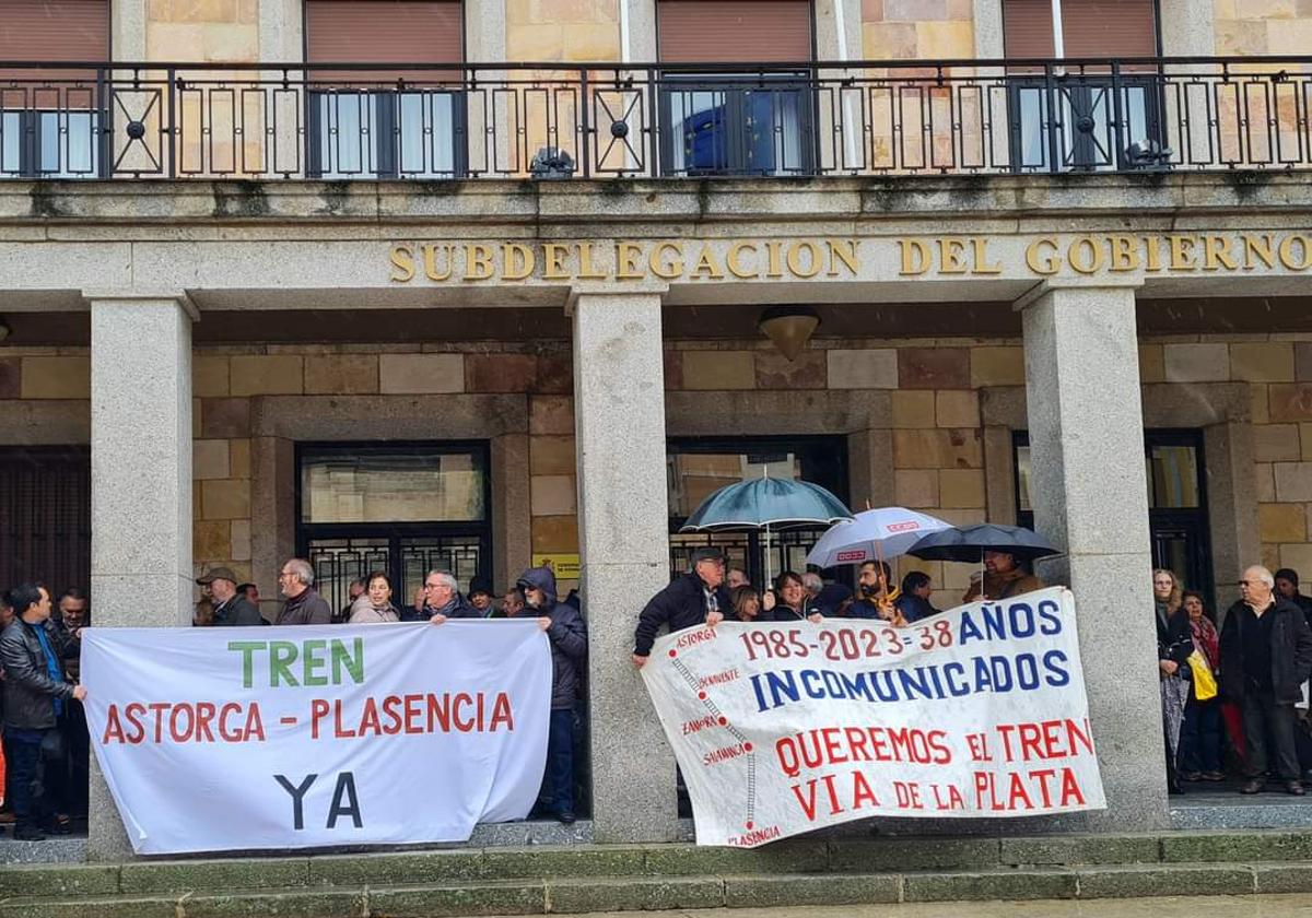 Concentración en Zamora por la reapertura del tren Ruta de la Plata.